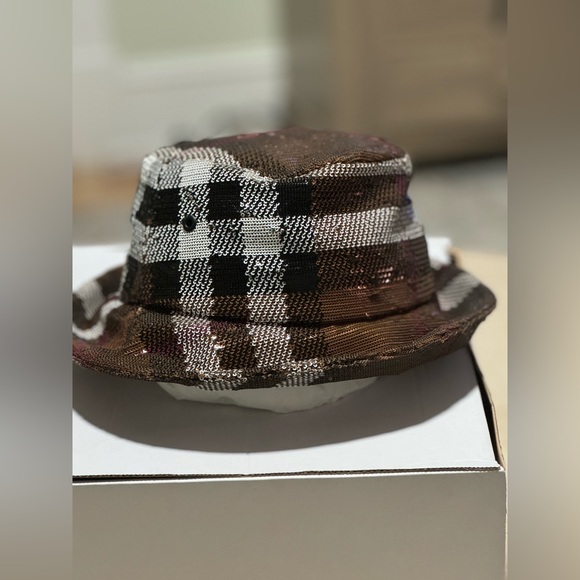 Authentic Burberry Hat. Size M. - Picture 3 of 9